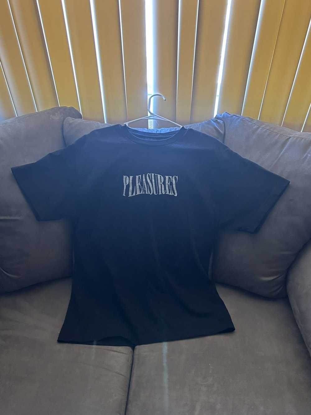 Pleasures pleasures party logo tee black - image 1