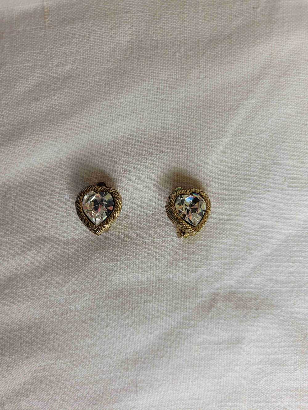 Golden metal earrings - Heart-shaped golden metal… - image 2
