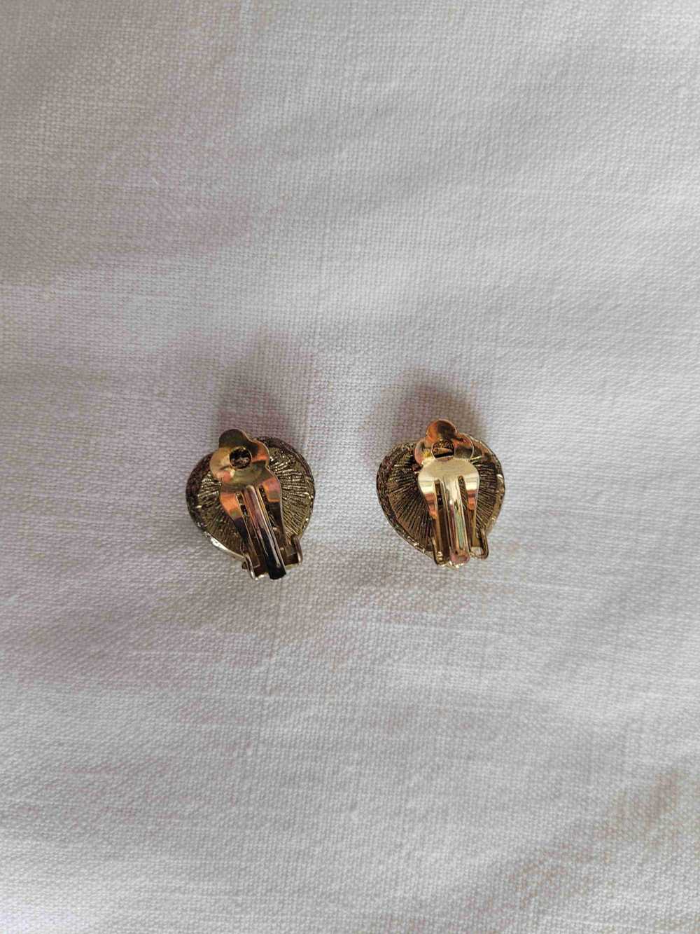 Golden metal earrings - Heart-shaped golden metal… - image 4