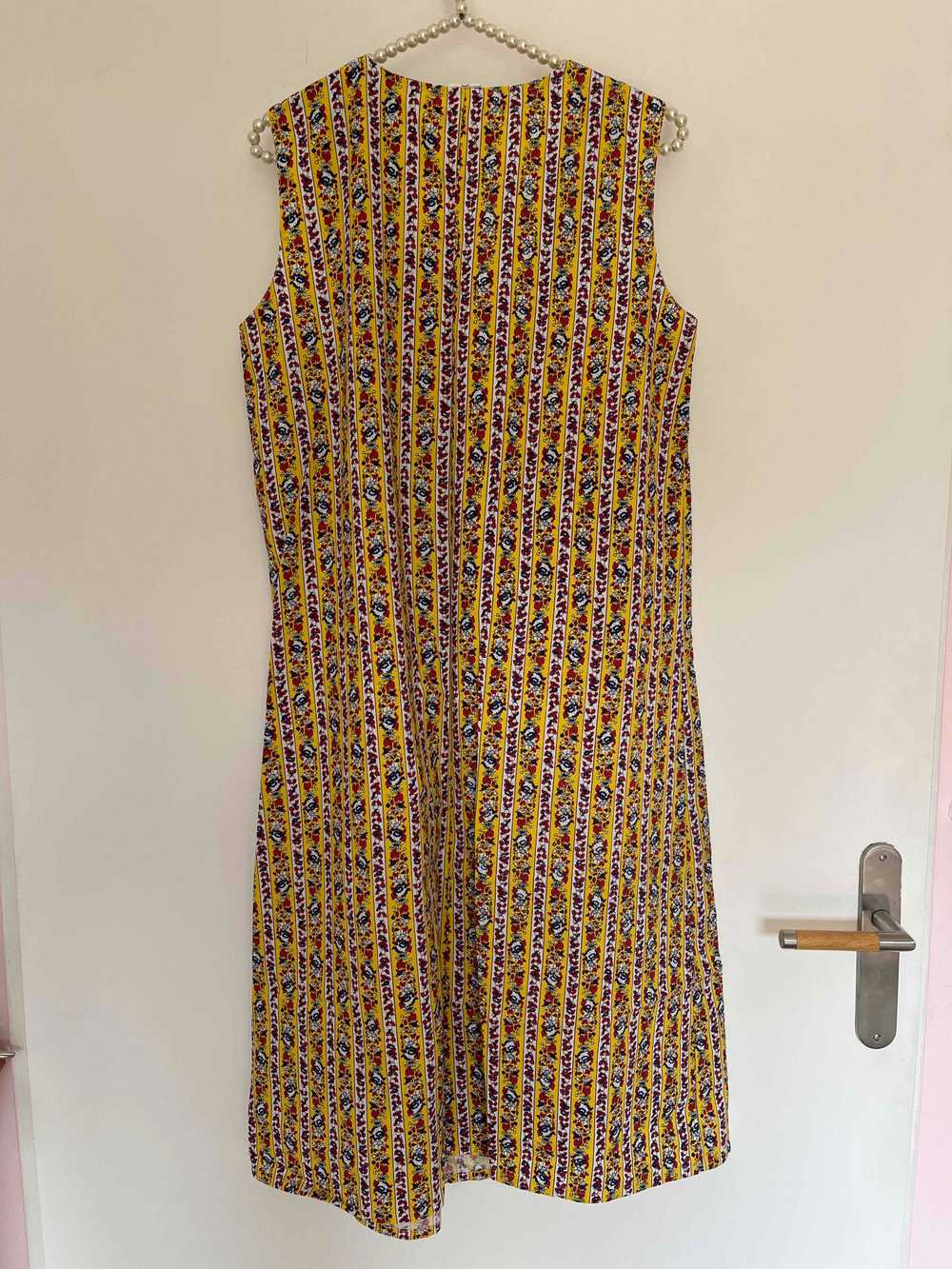 Provencal dress - Fairly wide and rather long Pro… - image 2