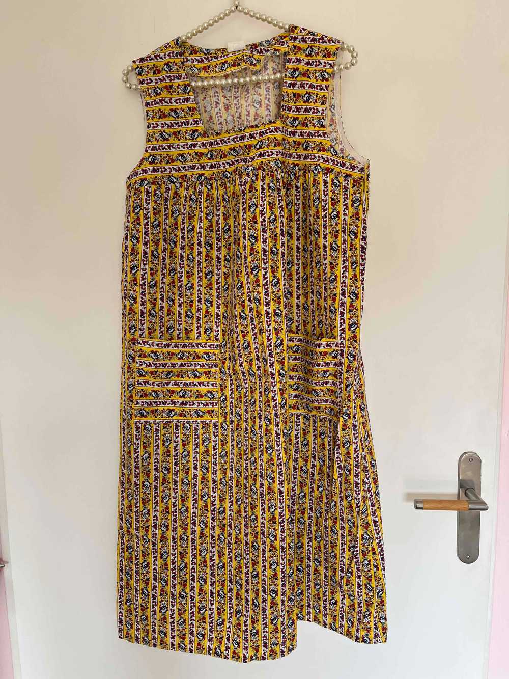 Provencal dress - Fairly wide and rather long Pro… - image 5