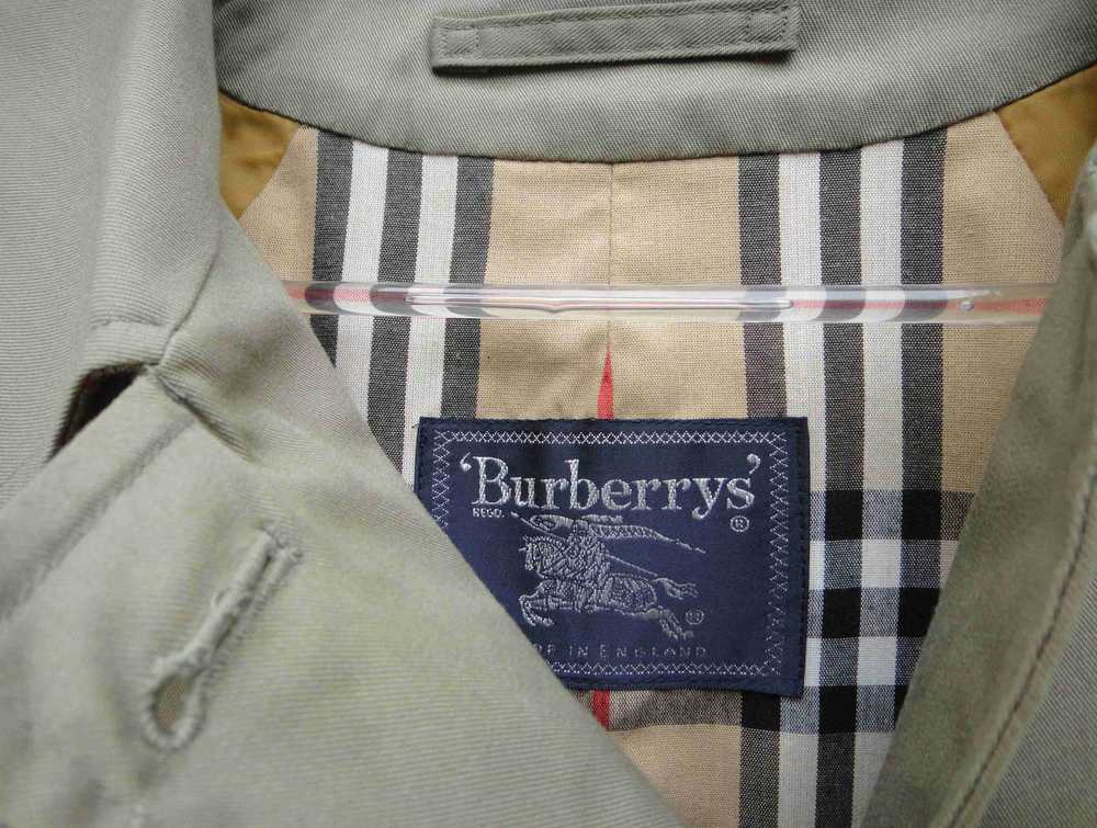 Burberry trench coat - Vintage Burberry trench co… - image 2