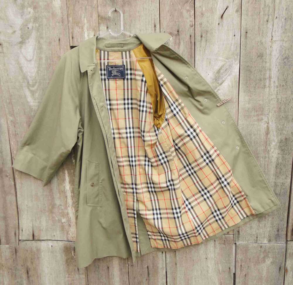 Burberry trench coat - Vintage Burberry trench co… - image 4