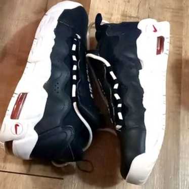 nike air more money on foot