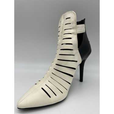 Other Anne Michelle White Momentum Bootie Size 8