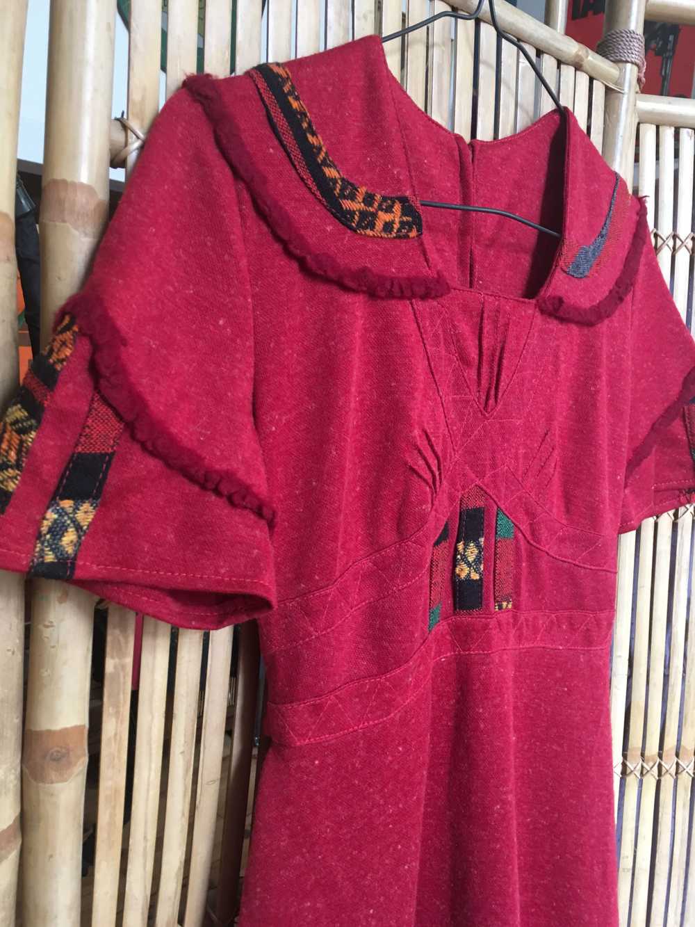 Robe en laine - Robe en laine travaillée et surpi… - image 3