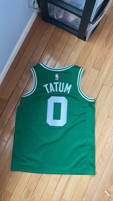 The celtics in the NBA's shorts green gray shirt tatooine's jay