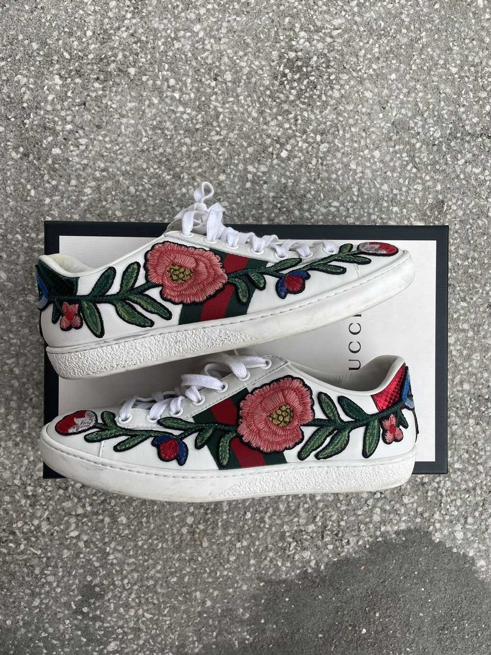 Gucci Gucci Ace Floral Embroidered Sneaker Size E… - image 1
