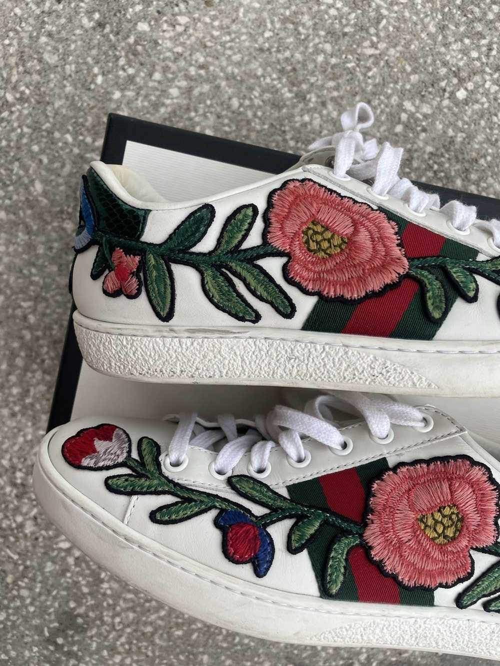 Gucci Gucci Ace Floral Embroidered Sneaker Size E… - image 4