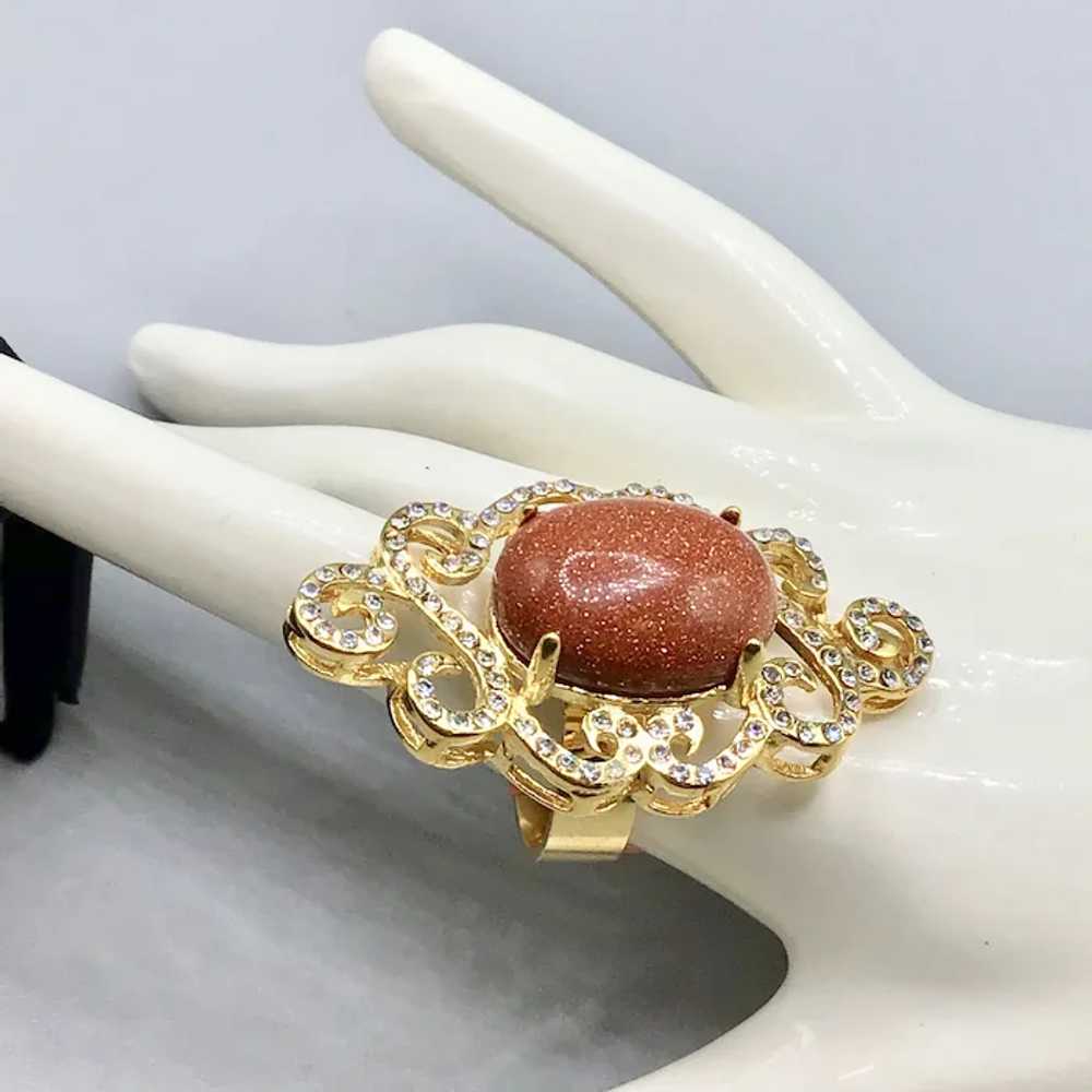 Goldstone Ring Size 8 Ornate Gold Tone & Rhinesto… - image 5
