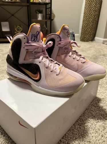 Nike Lebron 9 Regal Pink size 9 (Furry)