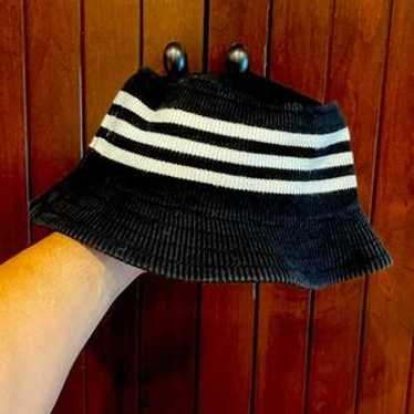 Adidas vintage bucket hat - Gem