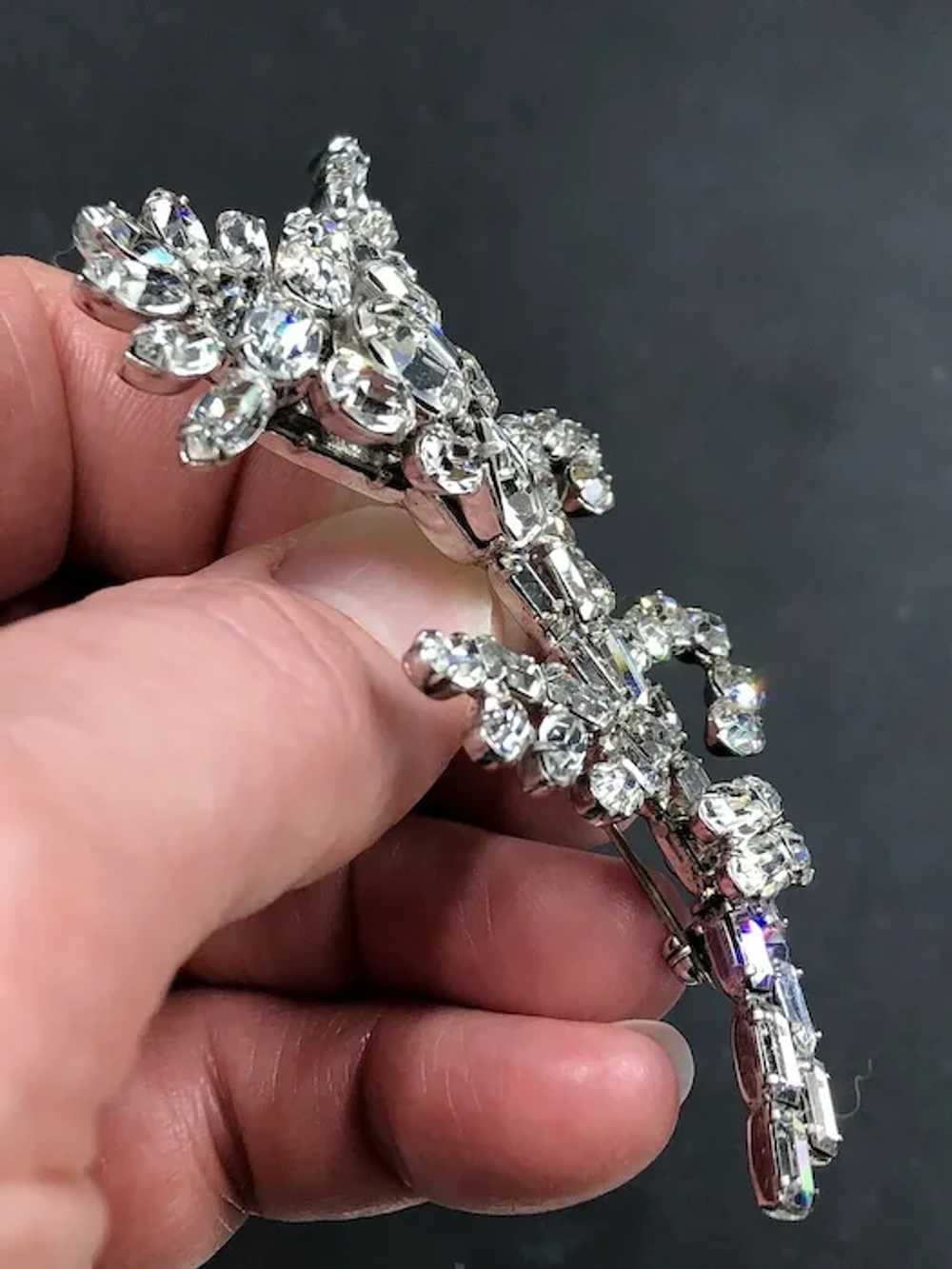 Unsigned Designer Large Diamante Floral Spray Pin - image 4