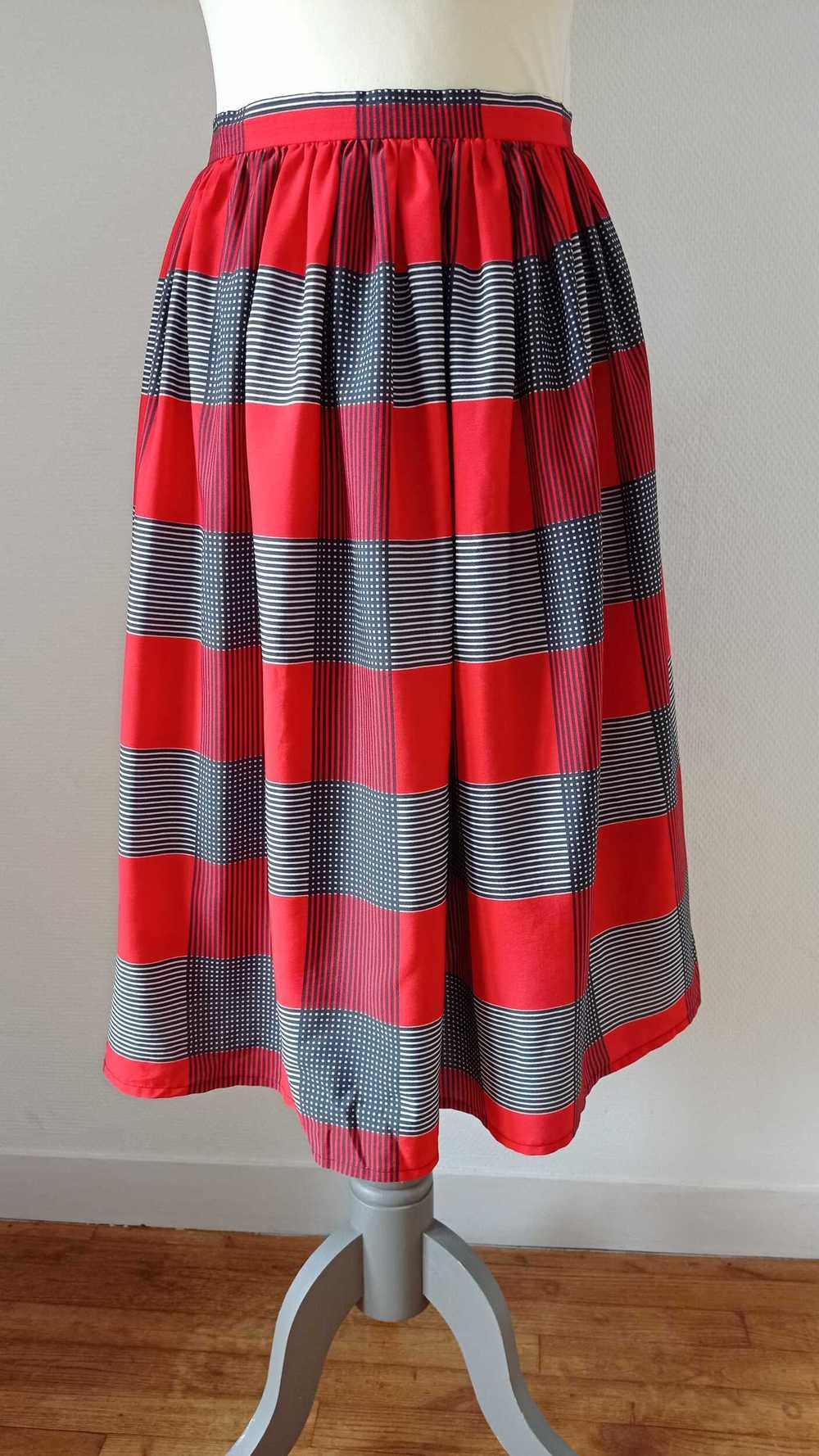 Jupe midi - Magnifique jupe Vintage de la marque … - image 2