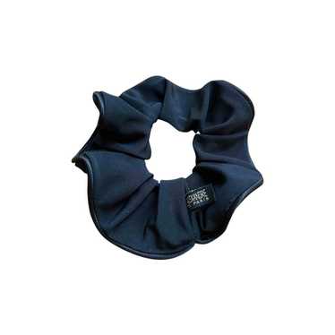 black scrunchie - Black satin hair scrunchie with… - image 1