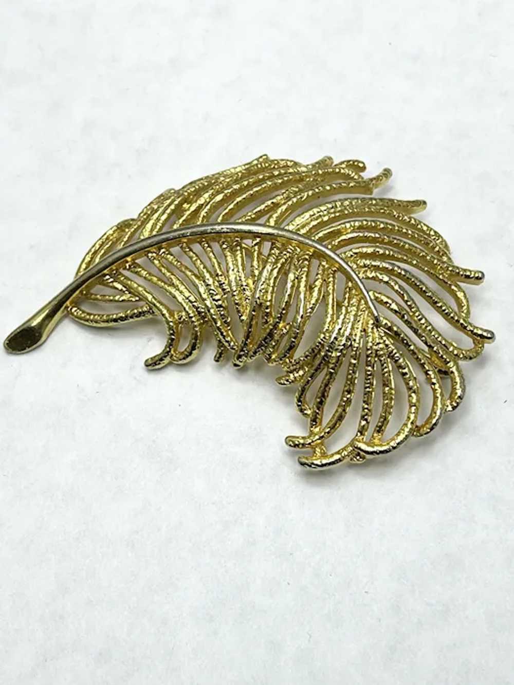 Vintage Gold Feather Brooch Pin - image 2