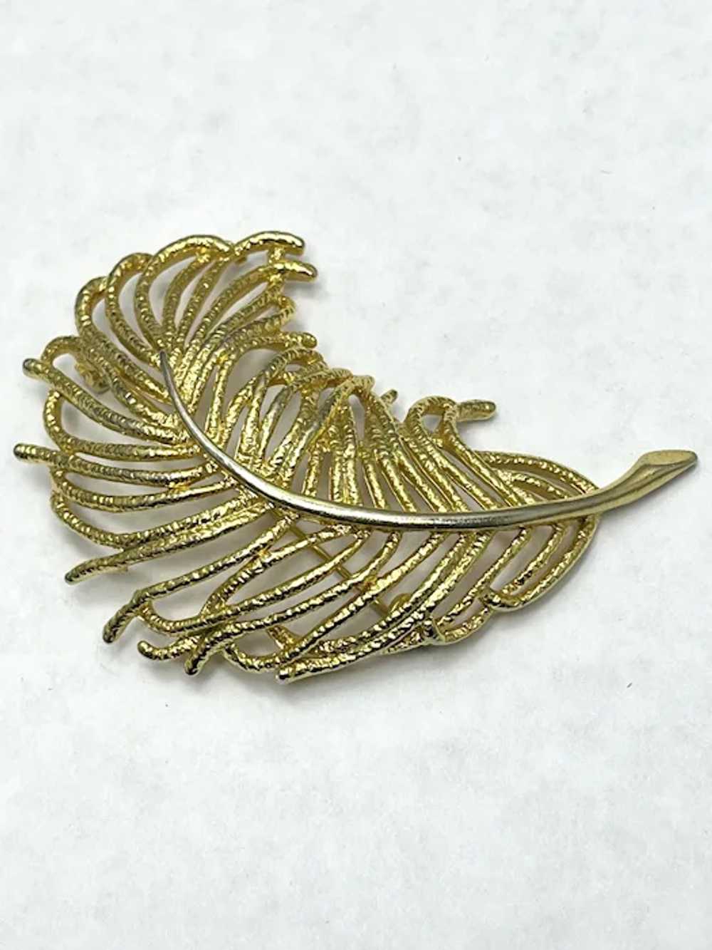 Vintage Gold Feather Brooch Pin - image 3