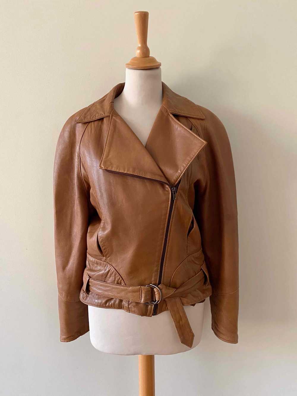 Leather biker jacket - Caramel leather cropped pe… - image 2
