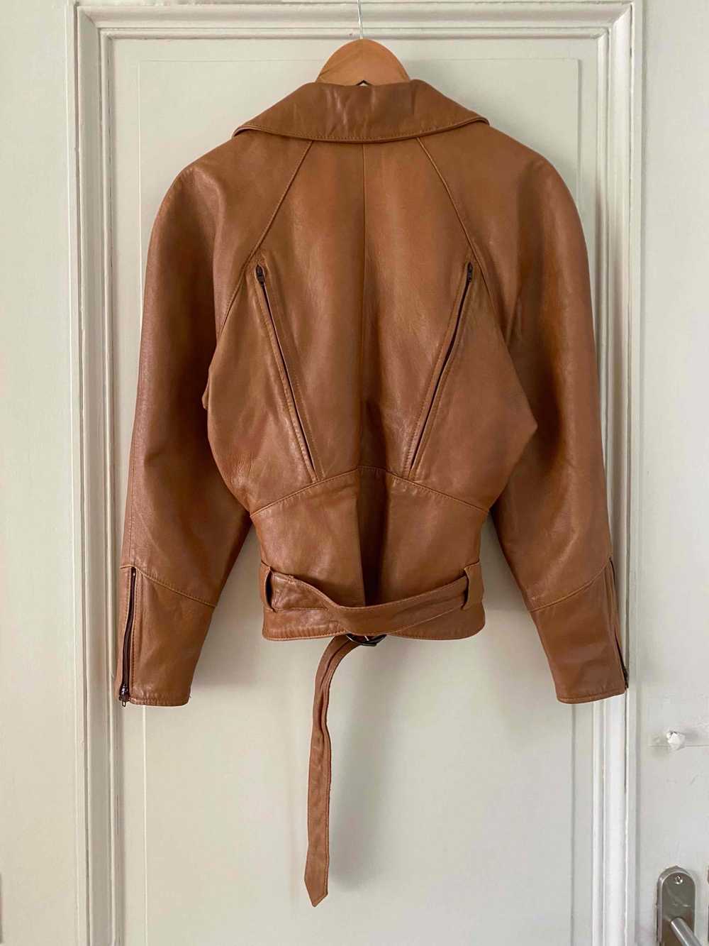 Leather biker jacket - Caramel leather cropped pe… - image 9
