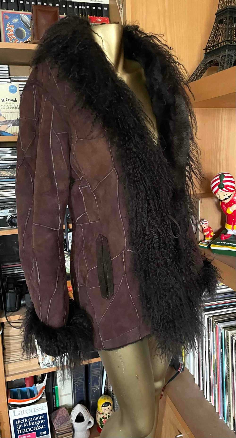 Shearling coat - Shearling coat, brown, in patchw… - image 3