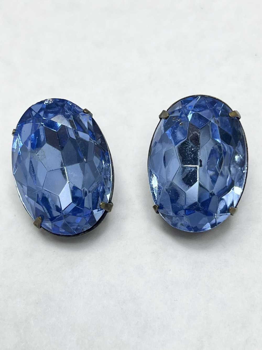 Vintage Vintage Blue Glass Faceted Clip On Earrin… - image 1