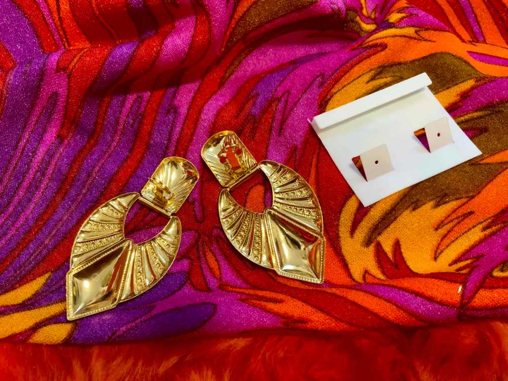 Golden metal earrings - Clip-on earrings, gold me… - image 6