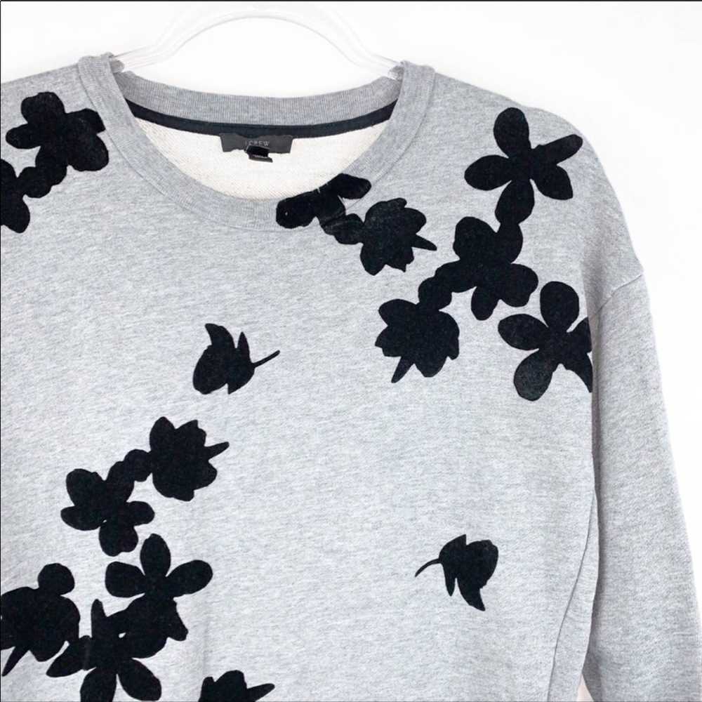 J.Crew J CREW Light Grey Black Floral Sweater Pul… - image 4