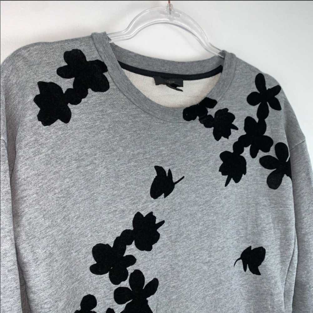 J.Crew J CREW Light Grey Black Floral Sweater Pul… - image 6