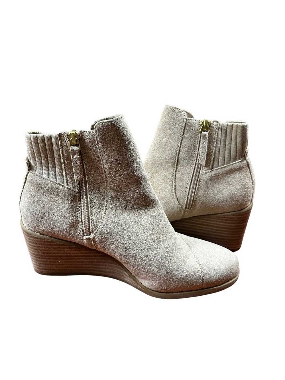 Toms Toms Sadie Boot wedge ankle bootie suede SZ-9 - image 5