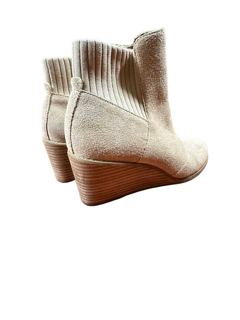 Toms Toms Sadie Boot wedge ankle bootie suede SZ-9 - image 6