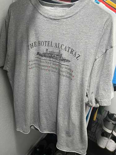 Humor × Streetwear × Vintage VINTAGE HOTEL ALCATRA