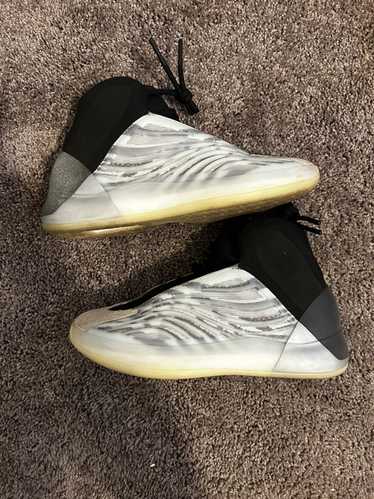 Adidas Yeezy basketball quantum