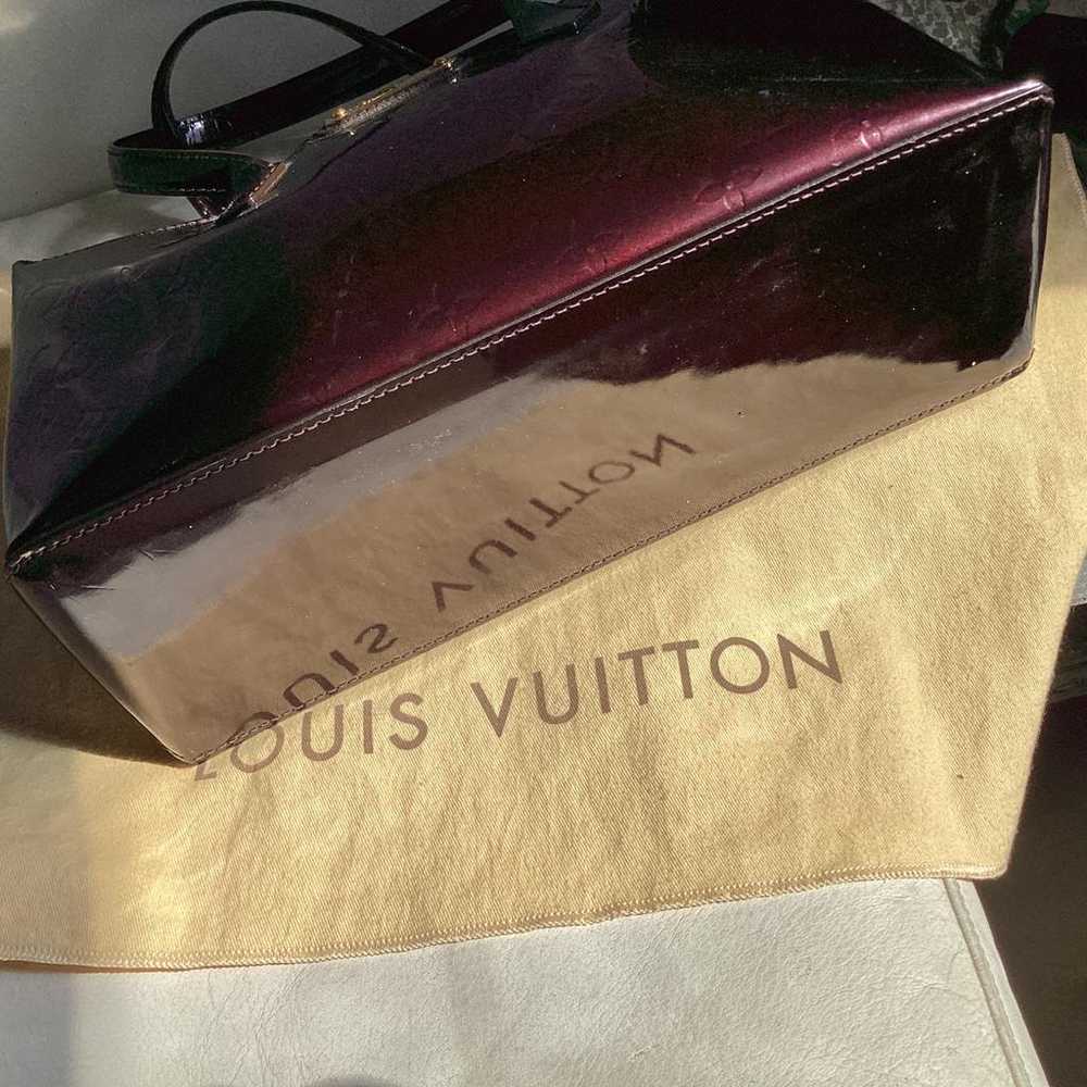 Louis Vuitton Wilshire patent leather handbag - image 5