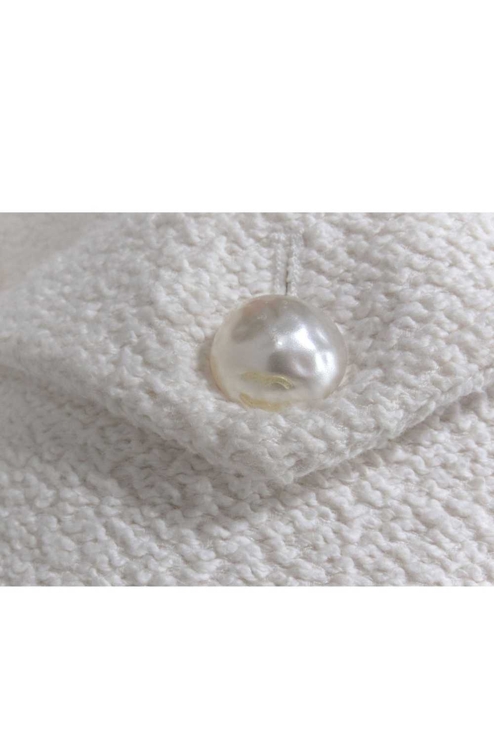 Chanel - Cream Boucle Tweed Blazer w/ Faux Pearl … - image 4