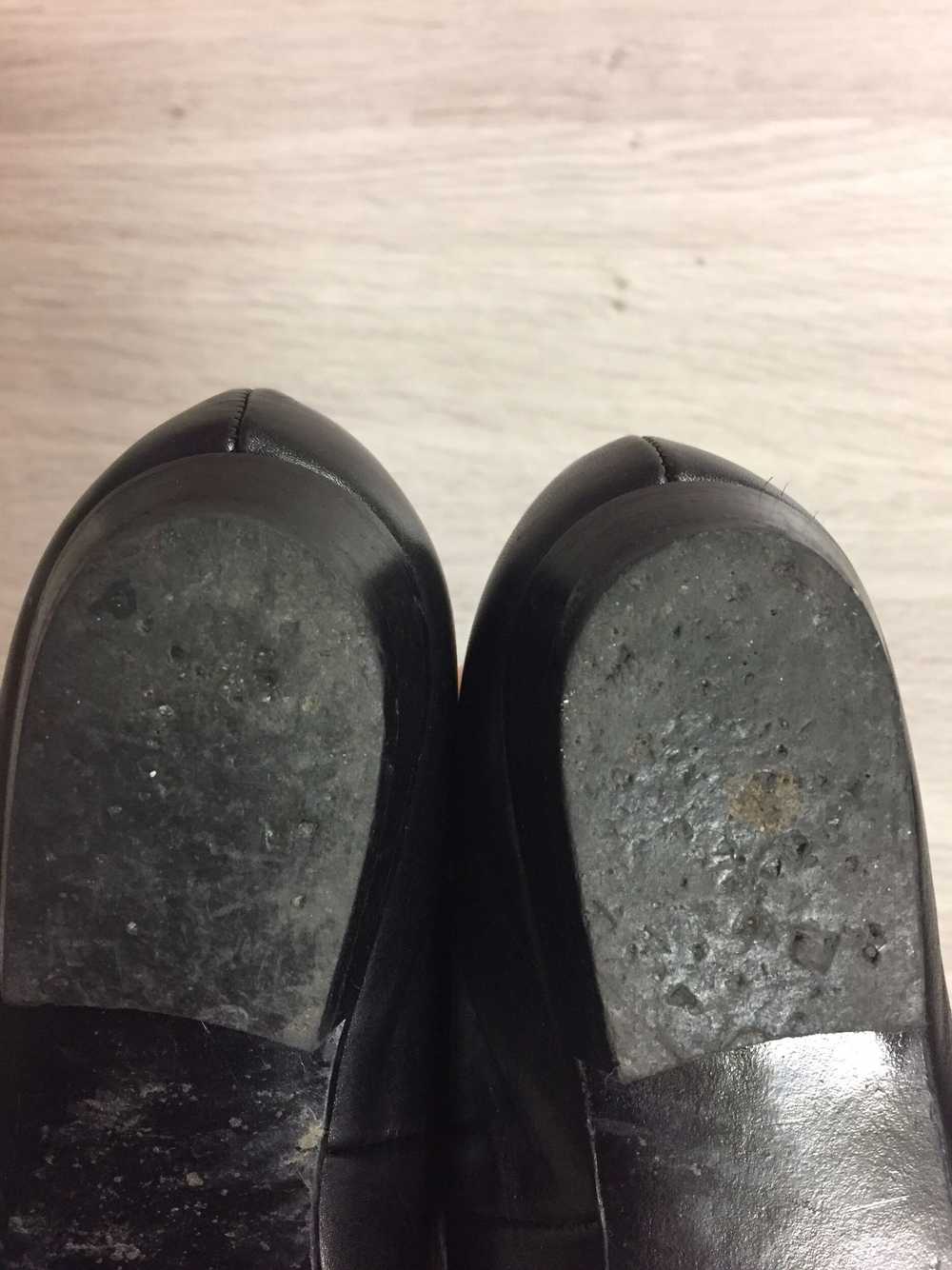 Chaussures en cuir - Chaussures noires à talon pl… - image 4