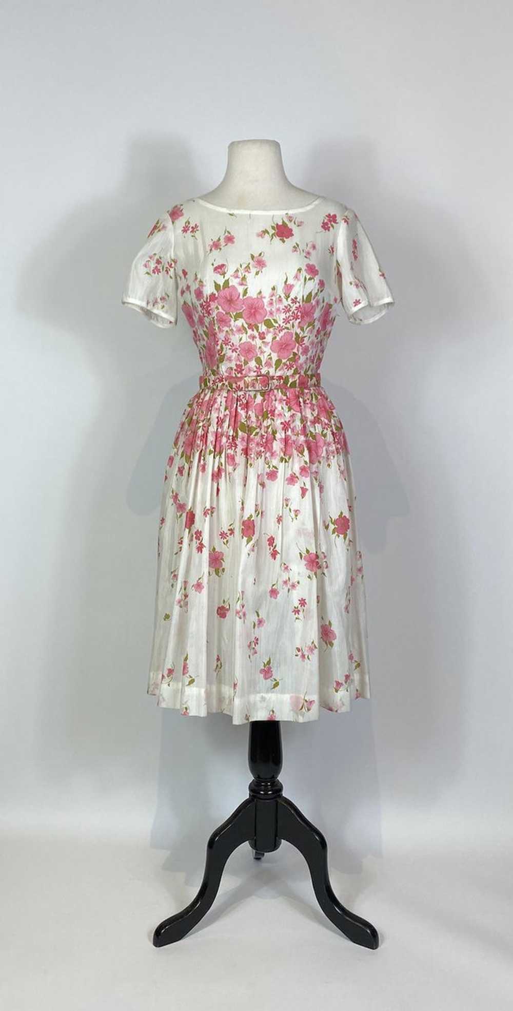 1950s Gloria Swanson White and Pink Floral Print … - image 1