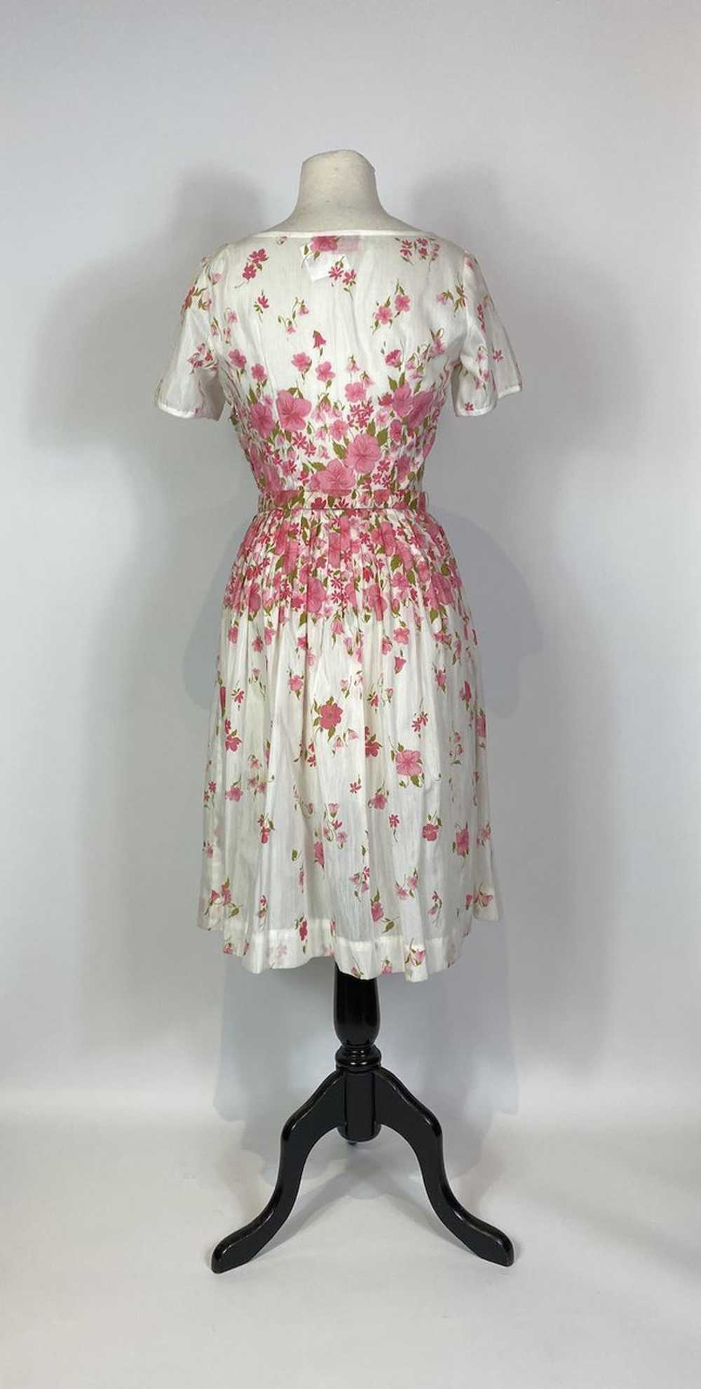 1950s Gloria Swanson White and Pink Floral Print … - image 7