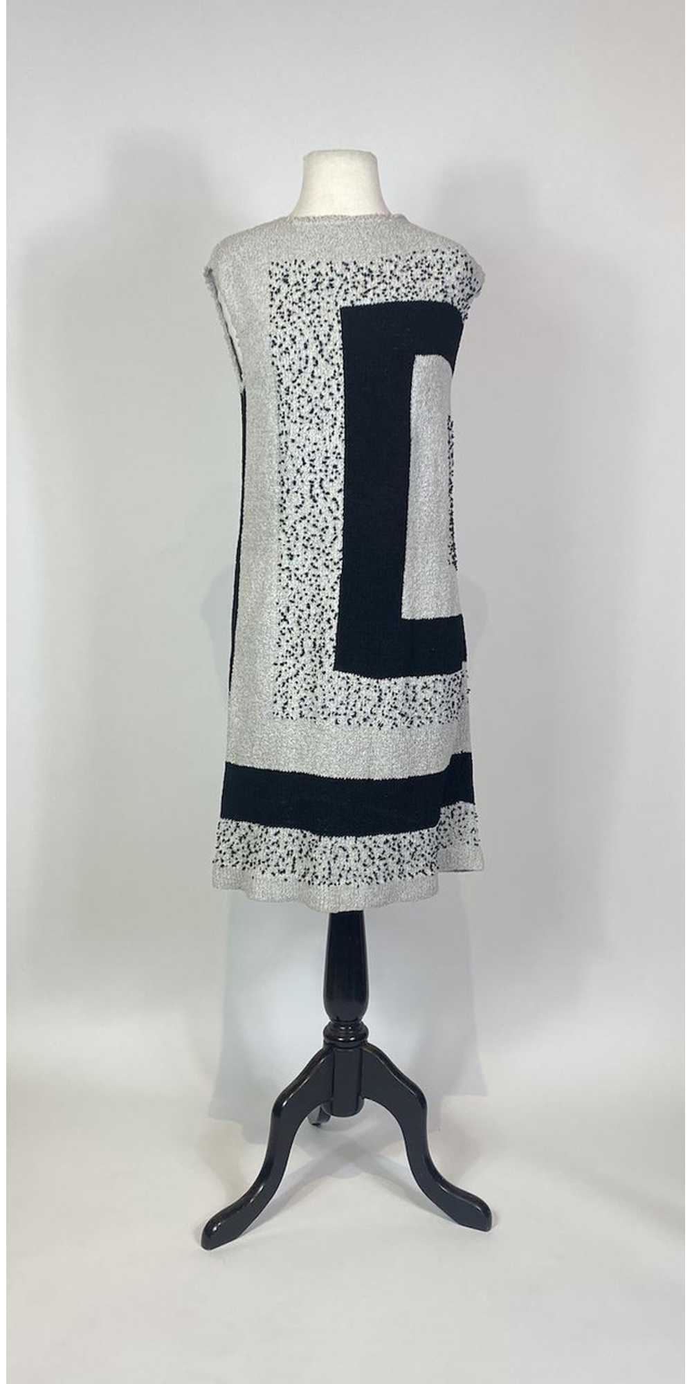 1960s Grey Black Geometric Print Knit Shift Dress - image 1