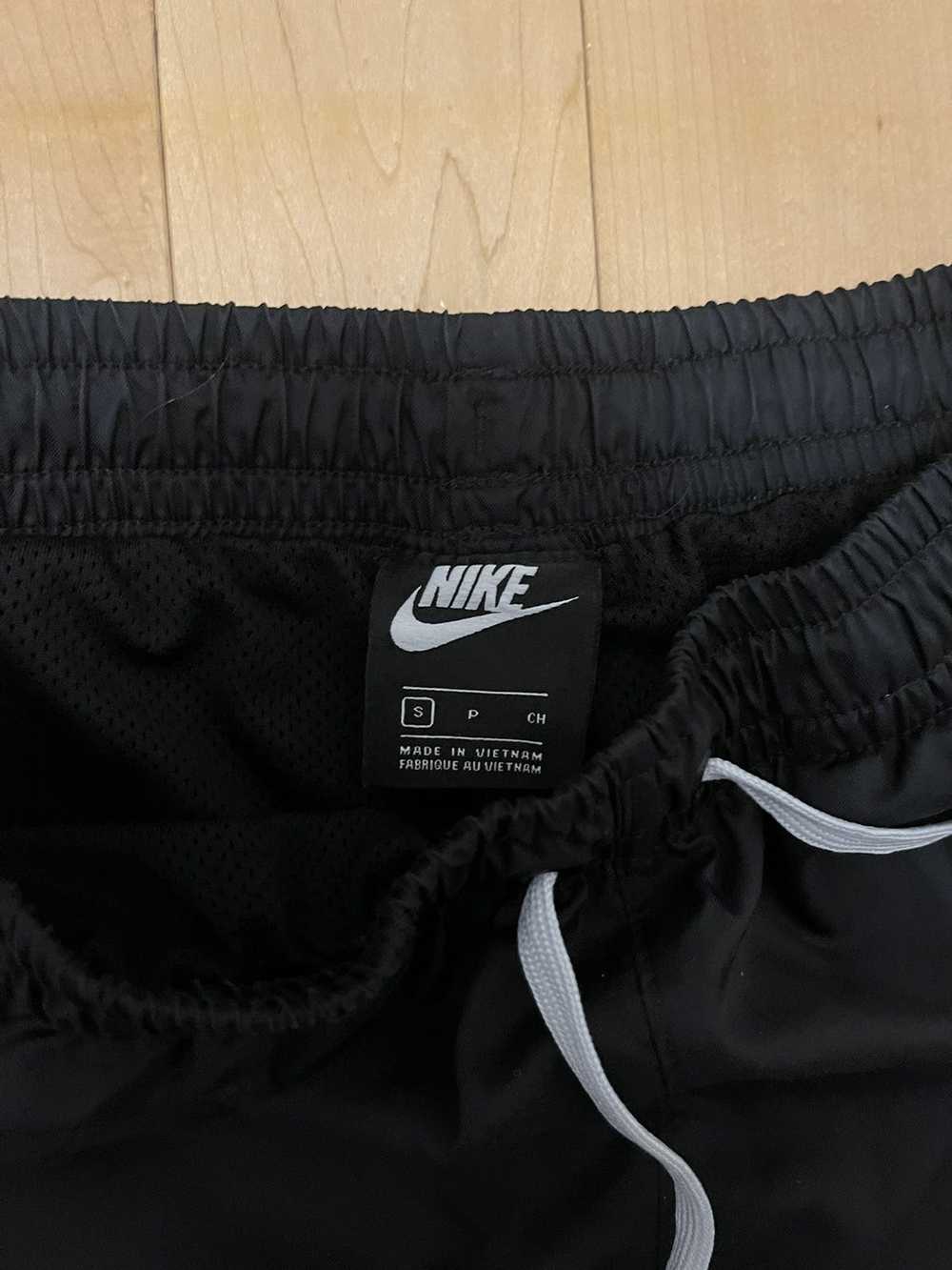 Nike × Streetwear Nike Sportswear Essentials Shor… - image 2