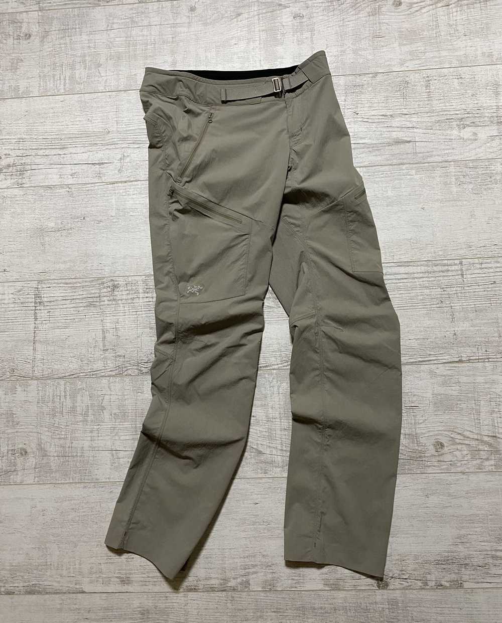 Arc'Teryx × Streetwear Arc'Teryx Nylon Beige Pali… - image 1