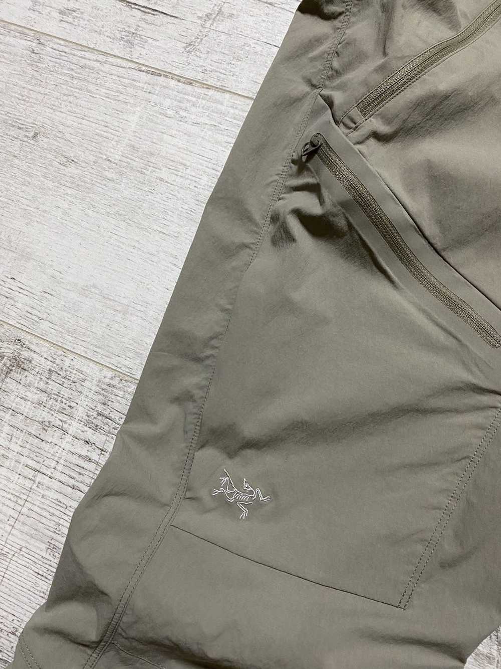 Arc'Teryx × Streetwear Arc'Teryx Nylon Beige Pali… - image 2