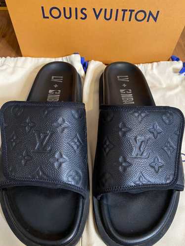 $595 Louis Vuitton Waterfront Pool Slides Americas Cup MEN LV SIZE