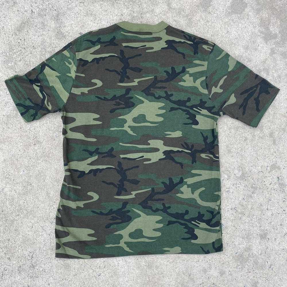 Vintage VINTAGE 1980s CAMOUFLAGE ALL OVER PRINT T… - image 2