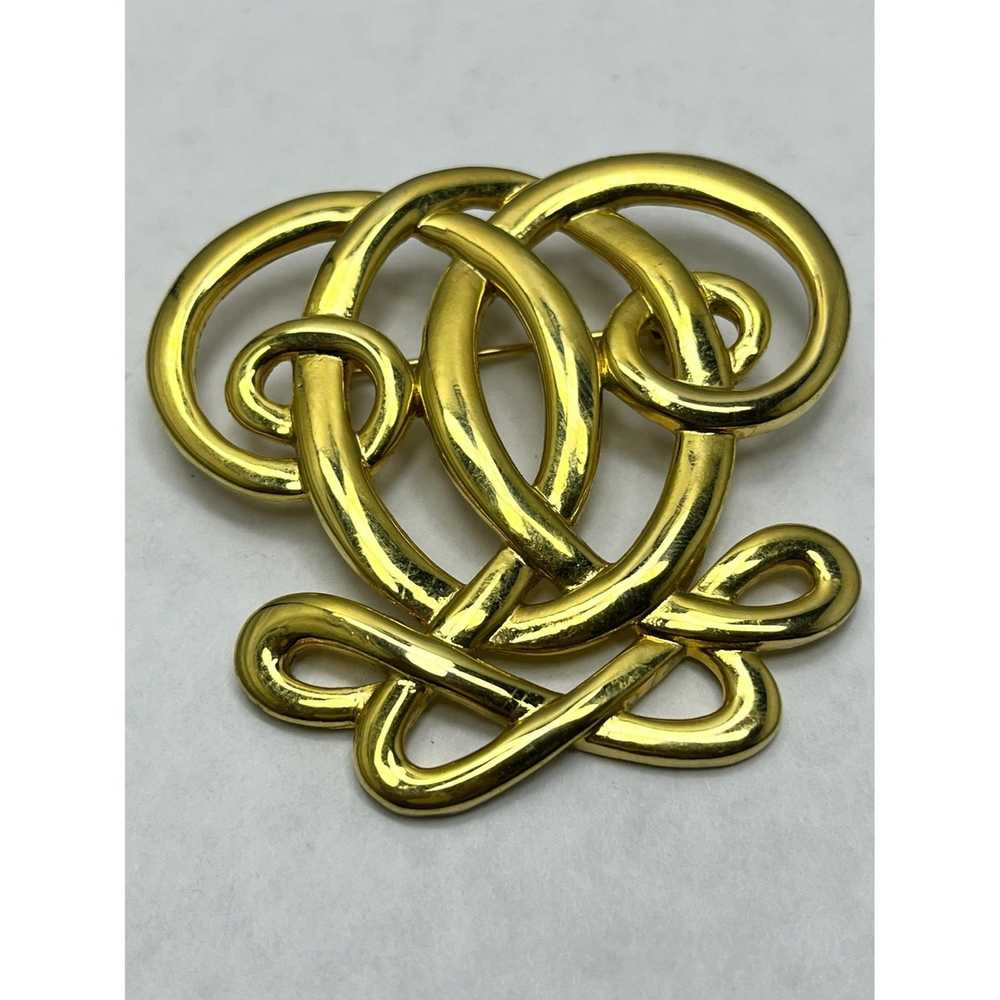 Vintage Vintage Gold Swirl Brooch Pin. - image 2