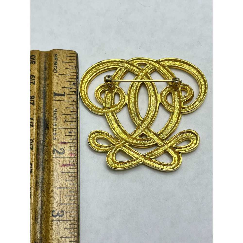 Vintage Vintage Gold Swirl Brooch Pin. - image 4