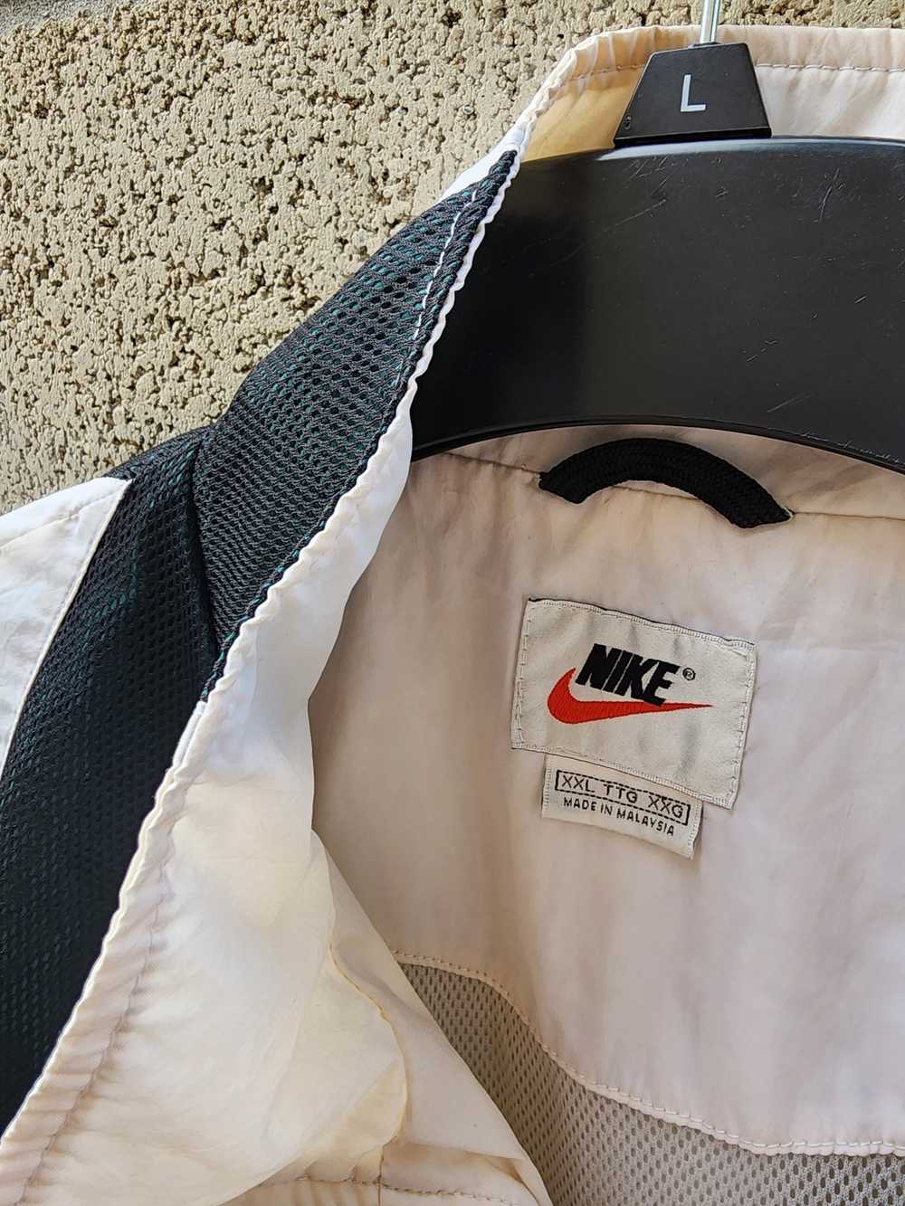 Nike Nike White Tag Windbreaker White Green Jacke… - image 3