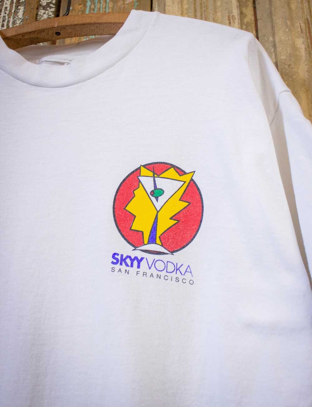 Vintage Vintage Skyy Vodka Graphic T Shirt 90s - image 3