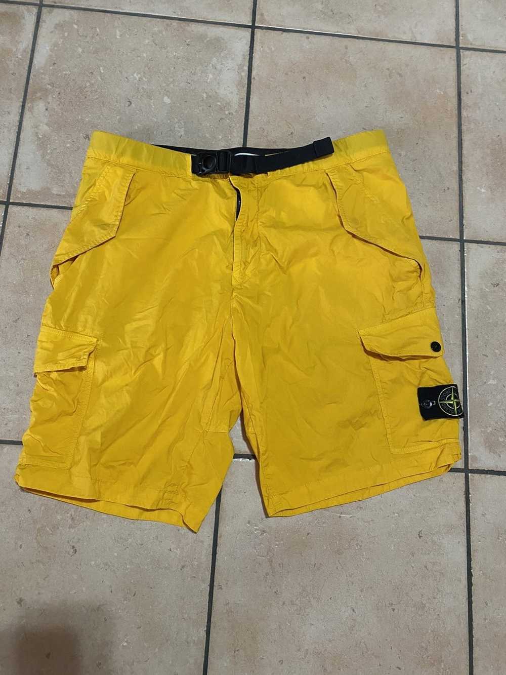 Stone Island Stone Island yellow cargo shorts Siz… - image 2