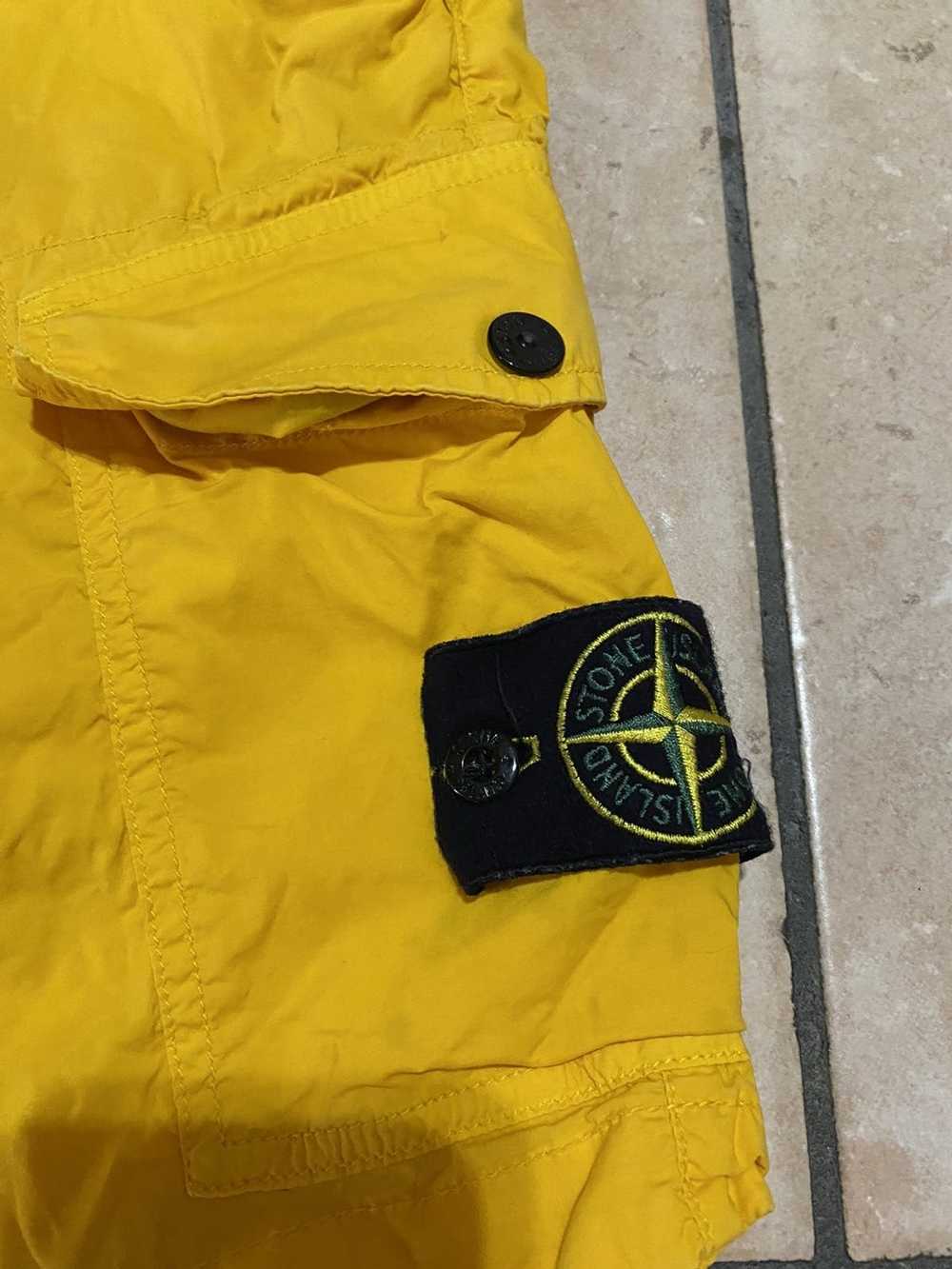 Stone Island Stone Island yellow cargo shorts Siz… - image 3