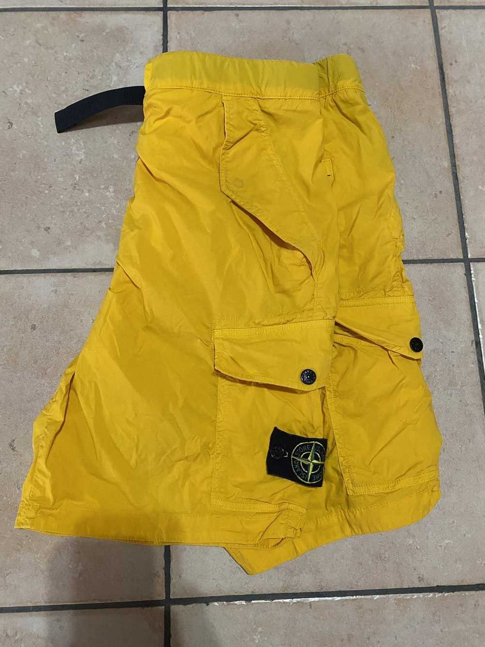 Stone Island Stone Island yellow cargo shorts Siz… - image 9